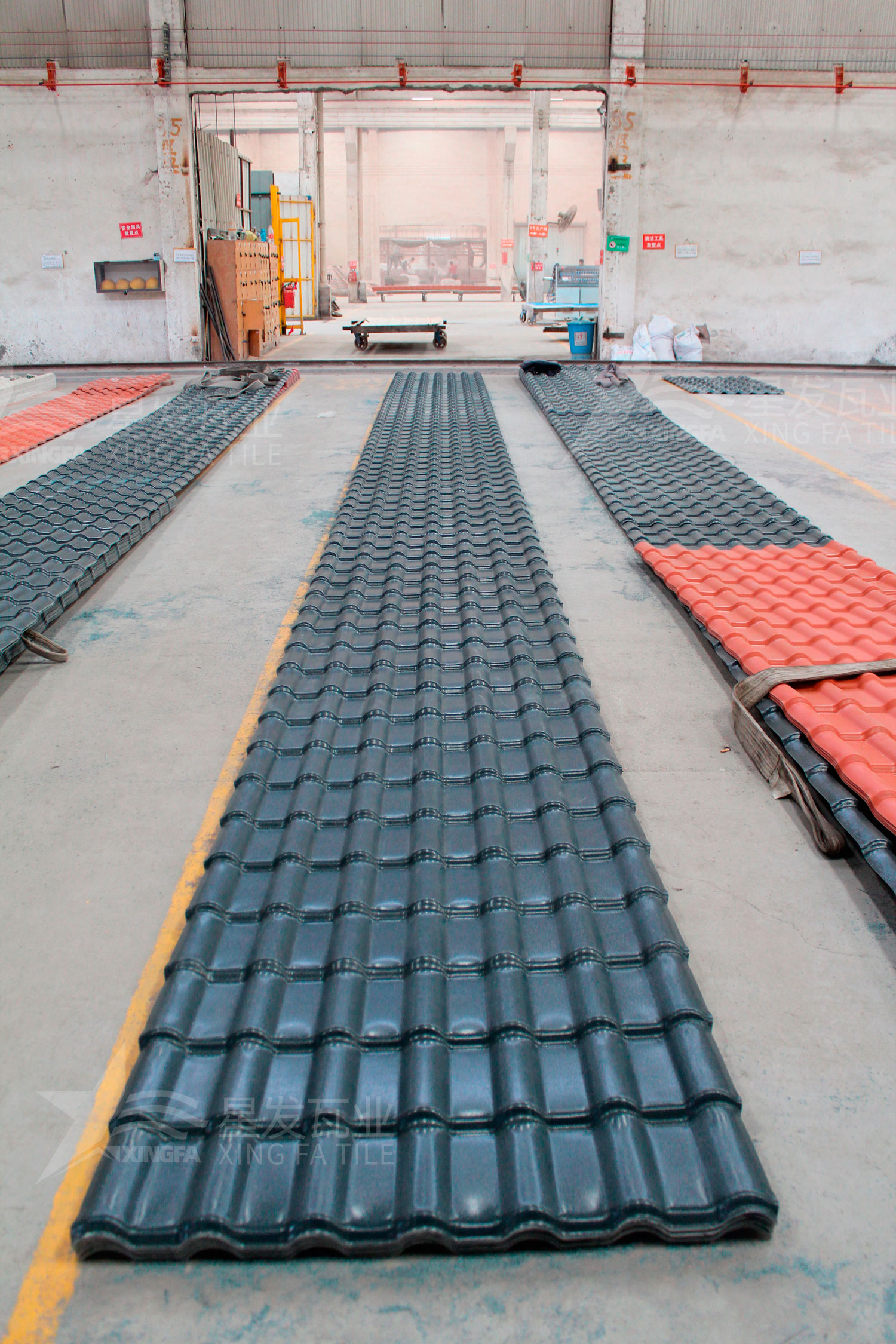 樹脂瓦白底和灰底哪個好？白底和灰底在質(zhì)量、價格上有啥區(qū)別？