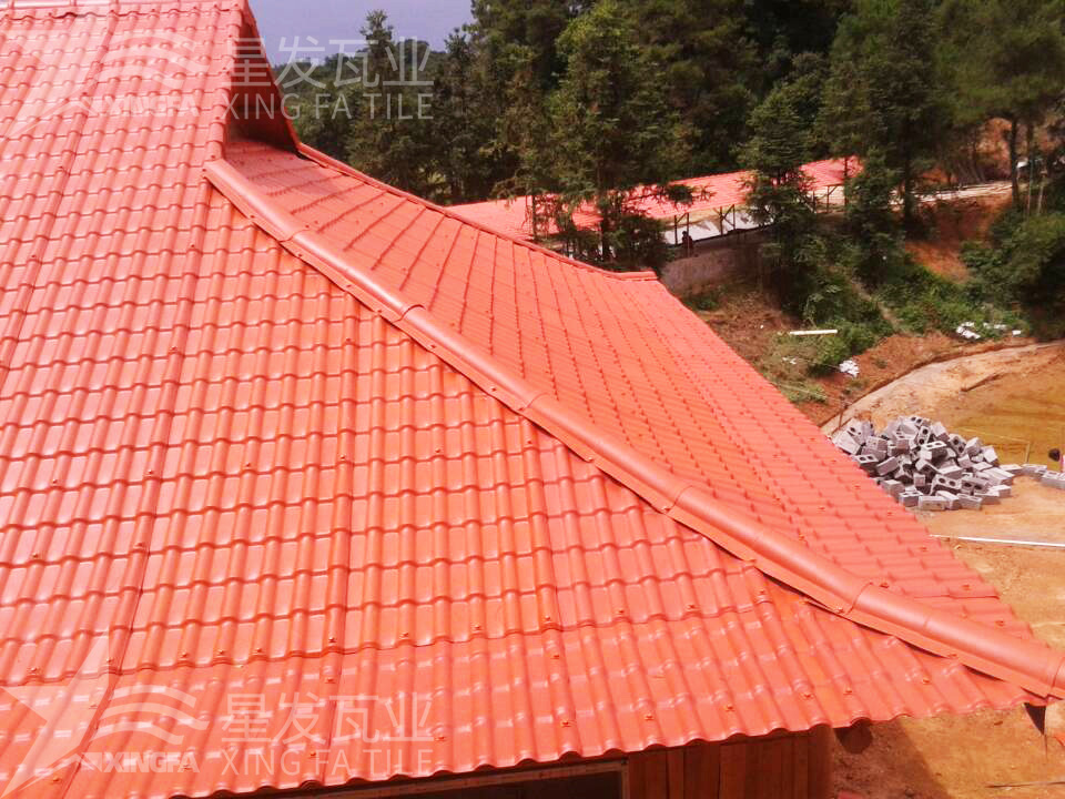 潮濕天氣不是問題！樹脂瓦輕松應對挑戰！