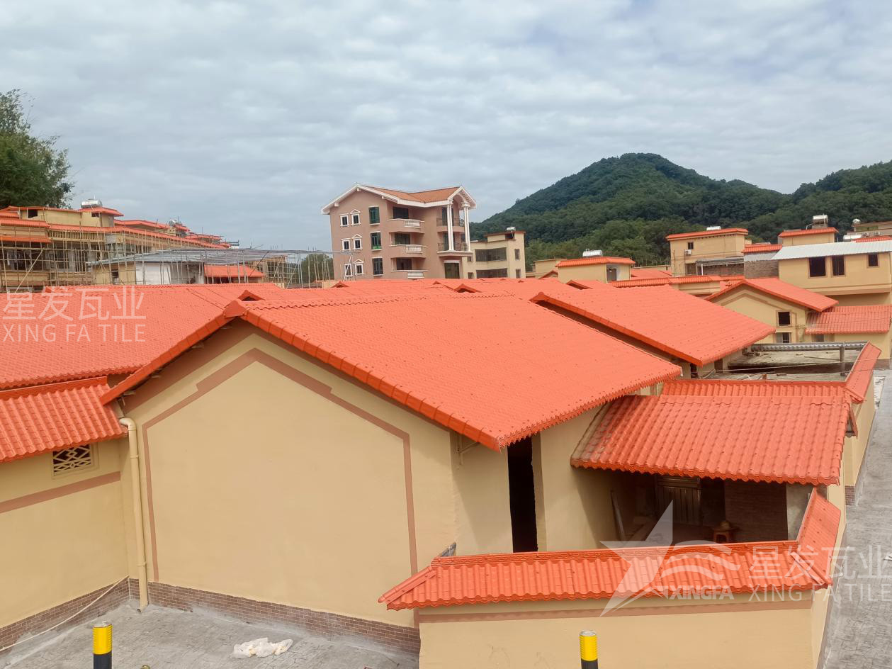 從傳統(tǒng)瓦片升級到合成樹脂瓦,讓農(nóng)村房屋煥發(fā)新生!