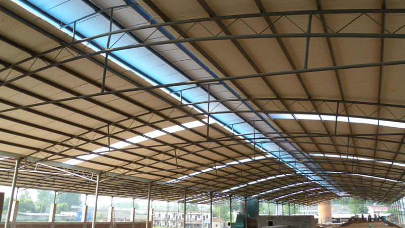 遇上雷陣雨時，屋面上的絕緣樹脂瓦是否安全？是否導電？